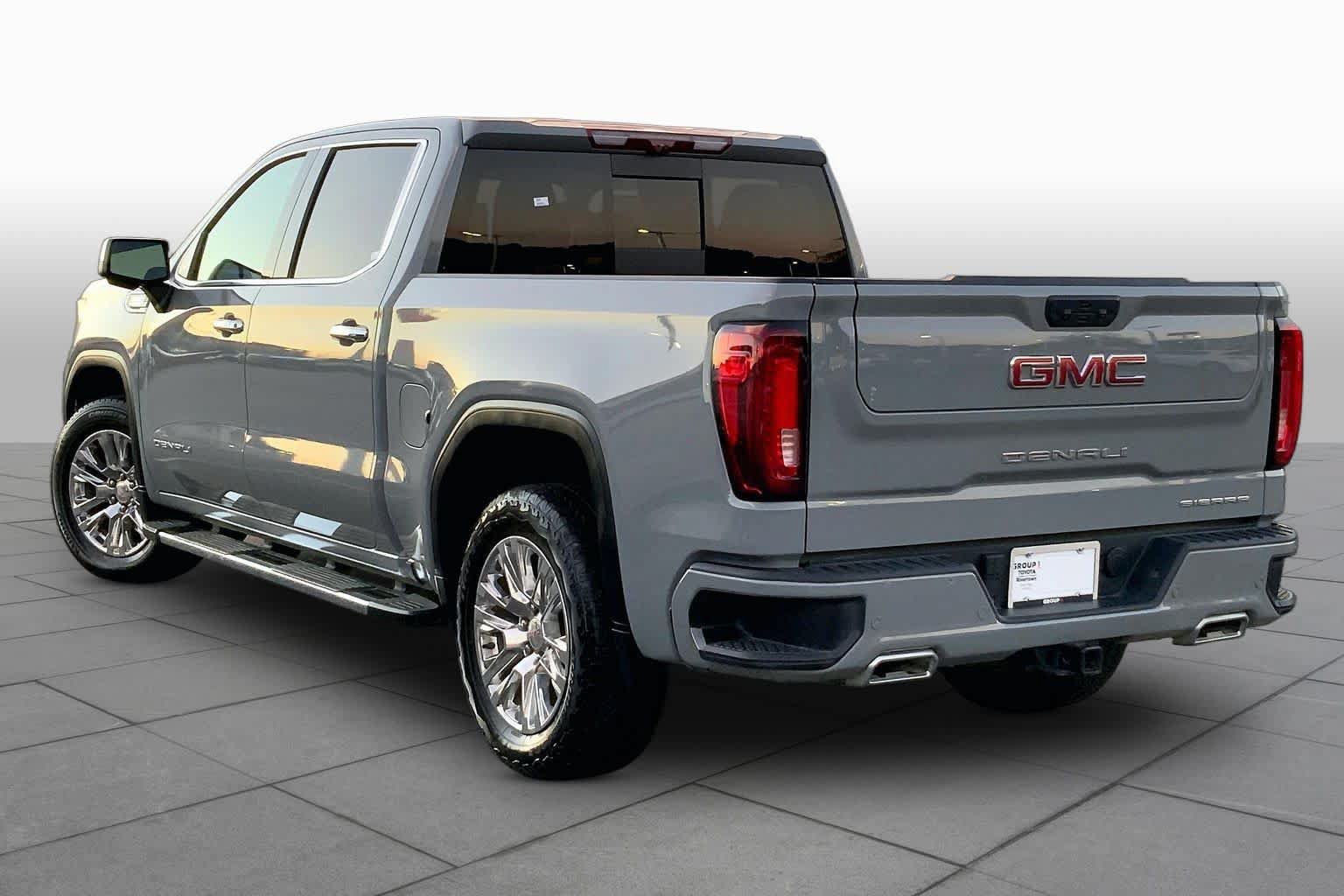 Used 2025 GMC Sierra 1500 Denali w/ Technology Package AWD/4WD image 11
