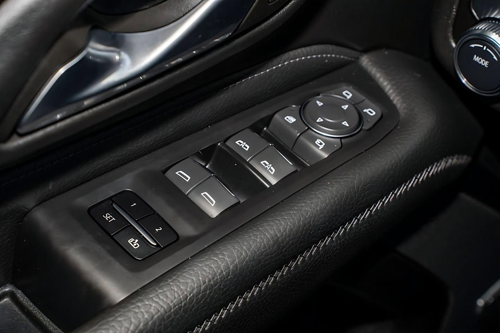 Used 2024 GMC Yukon XL Denali image 29