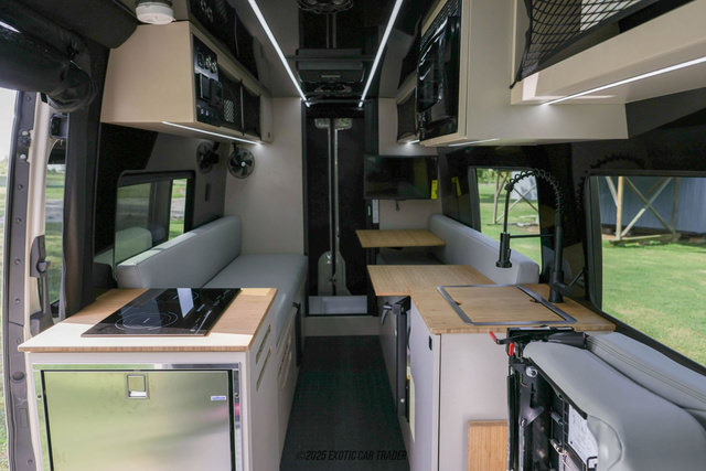 Used 2025 Mercedes-Benz Sprinter 2500 image 96