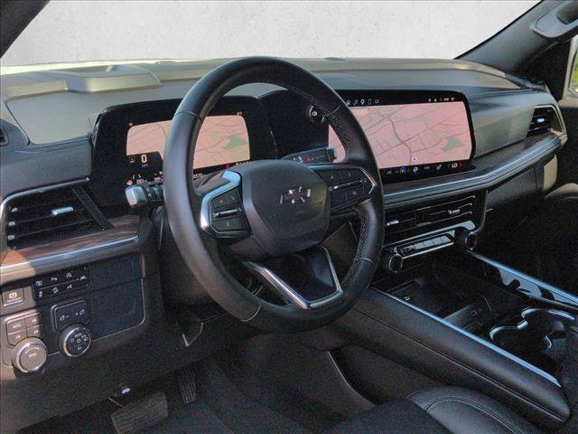 Used 2025 Chevrolet Suburban Z71 AWD/4WD image 10