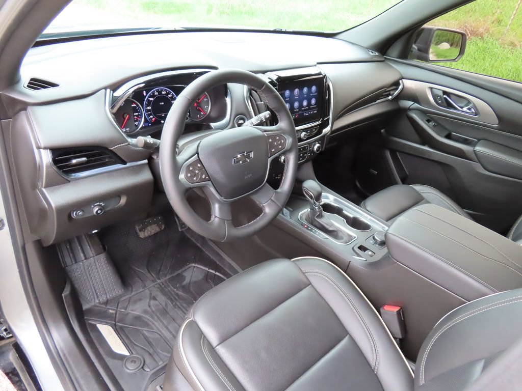 Certified 2023 Chevrolet Traverse Premier w/ Redline Edition AWD/4WD image 22