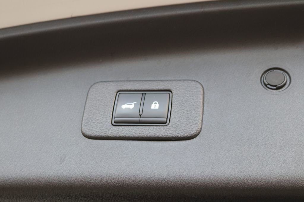 Used 2024 Nissan Armada SL image 28