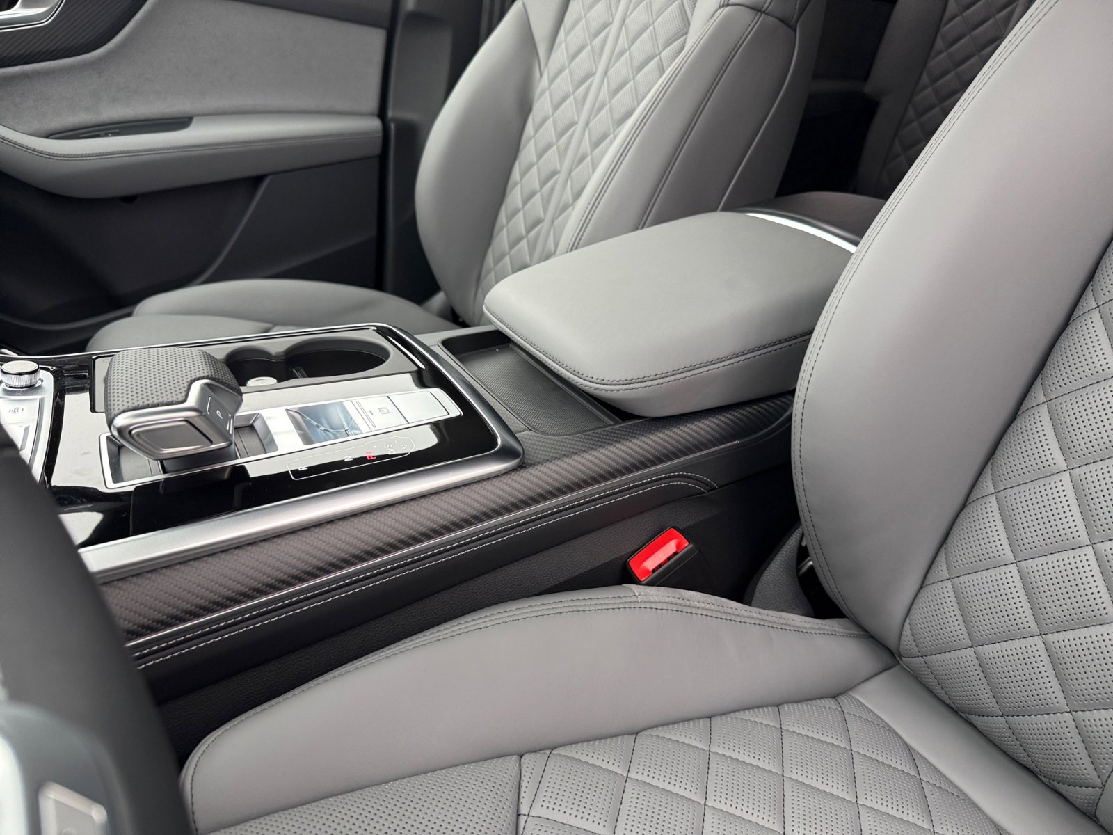 New 2026 Audi SQ7 Prestige image 14