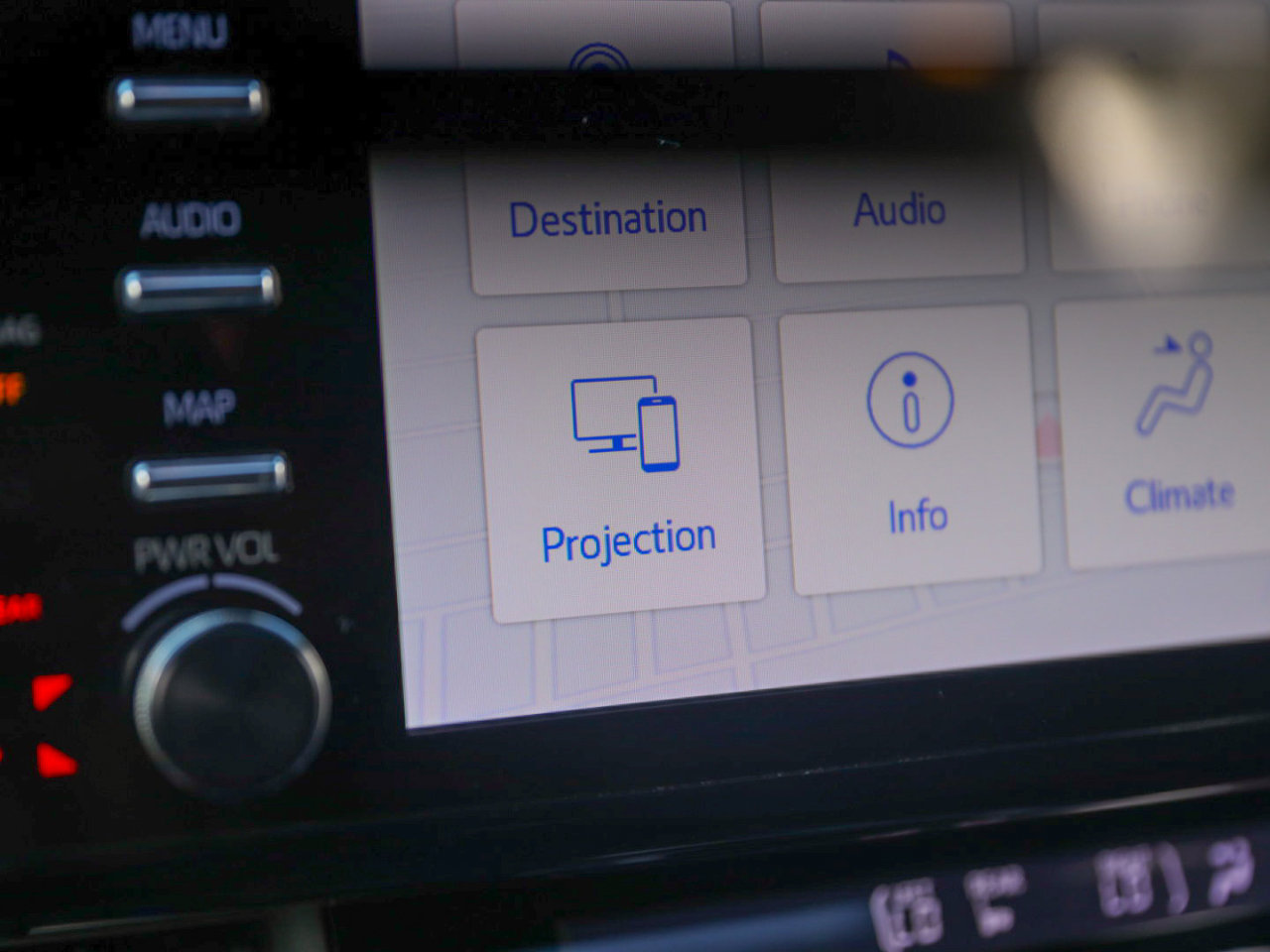 Used 2023 Toyota Sienna XSE image 9