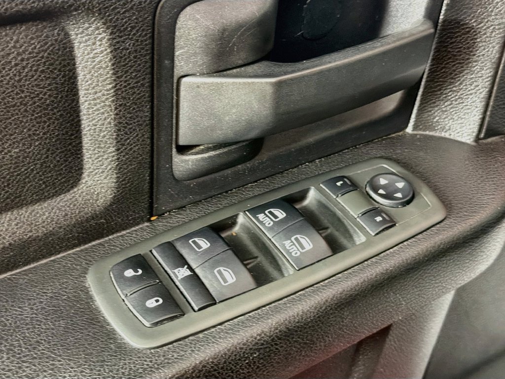 Used 2013 RAM 1500 ST w/ SXT Appearance Group AWD/4WD image 17