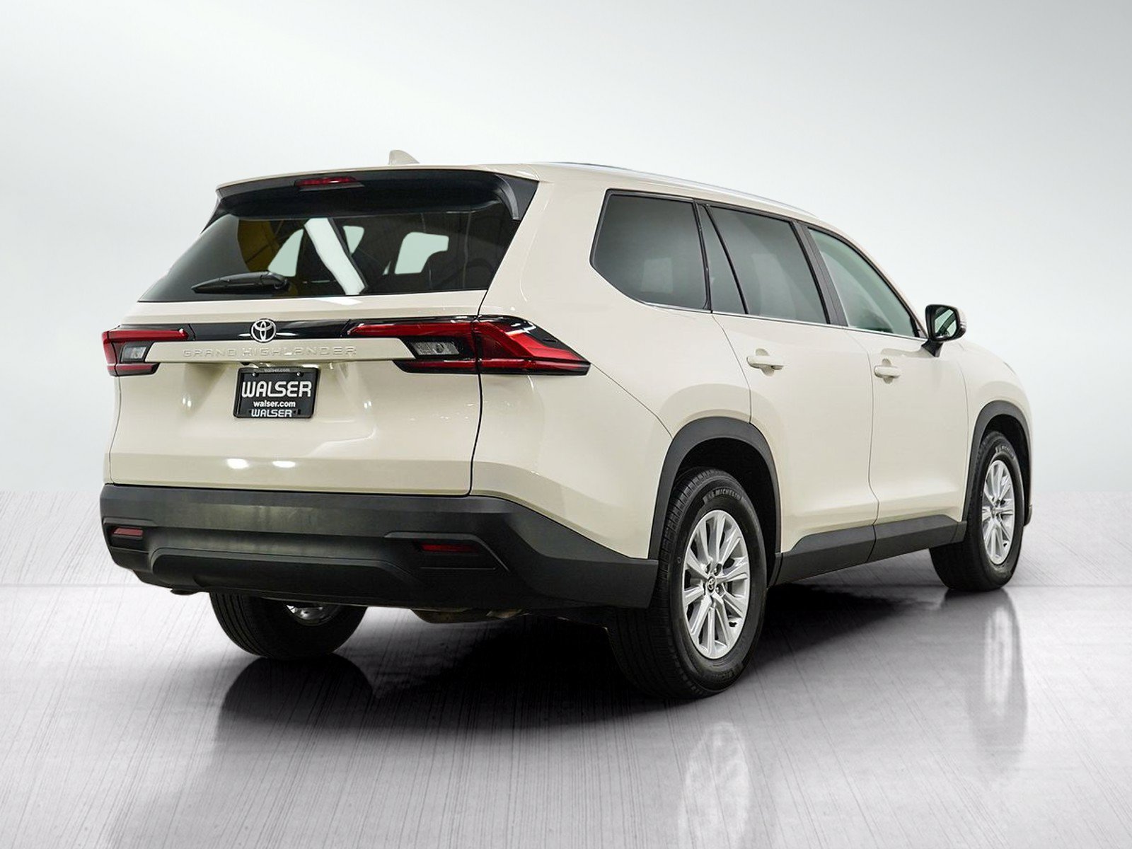 Used 2024 Toyota Grand Highlander AWD image 7