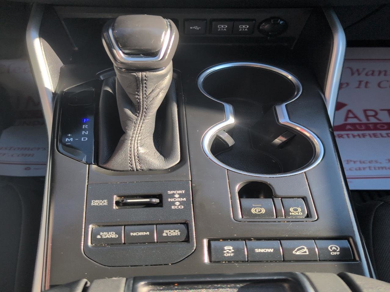 Used 2020 Toyota Highlander LE image 23