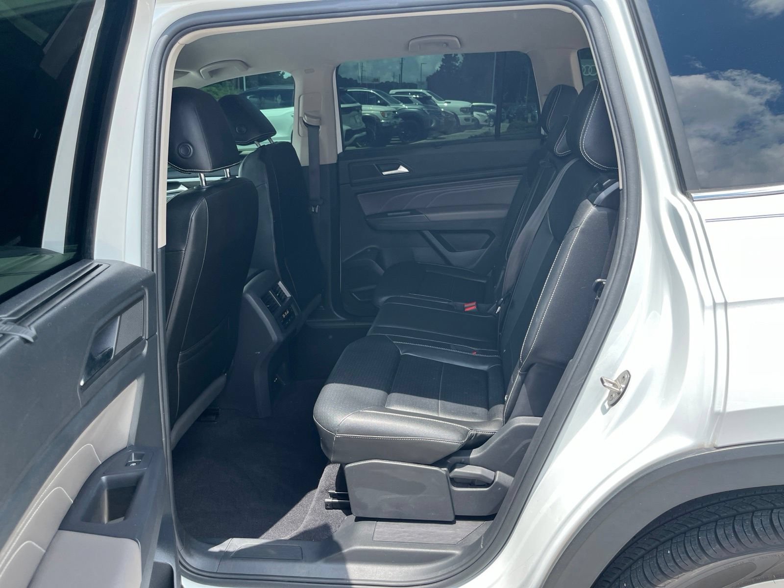 Used 2021 Volkswagen Atlas SE w/ Towing Package FWD image 29