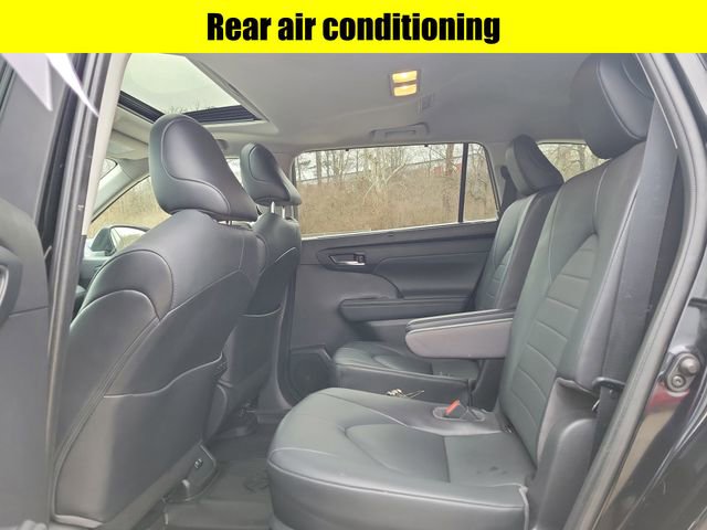 Used 2021 Toyota Highlander XLE image 13