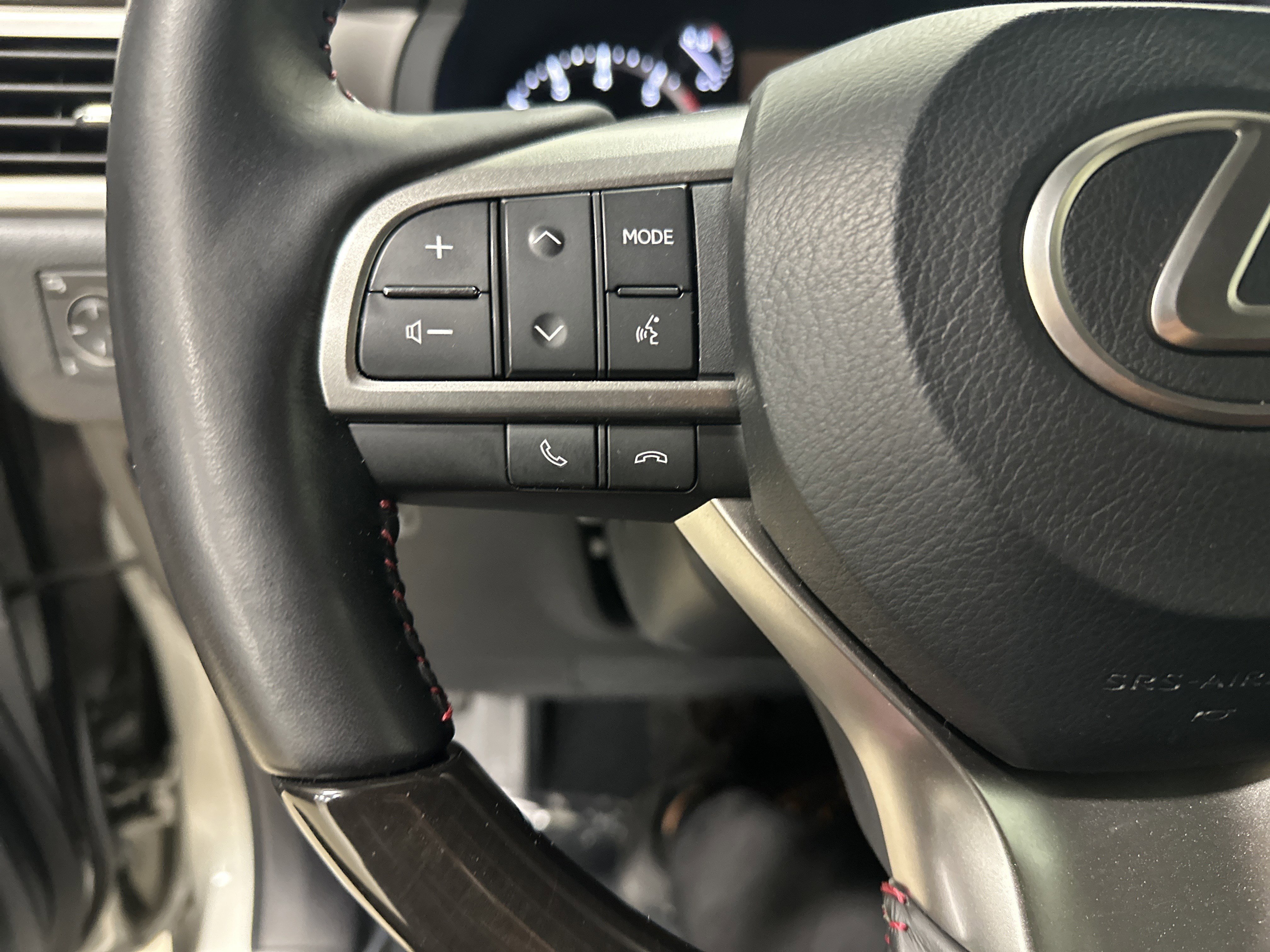 Certified 2022 Lexus GX 460 Luxury w/ Sport Design Package AWD/4WD image 19