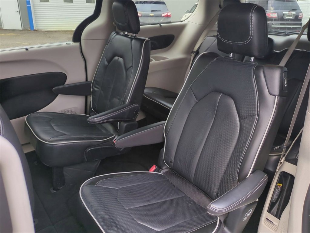 Used 2022 Chrysler Pacifica Limited image 25