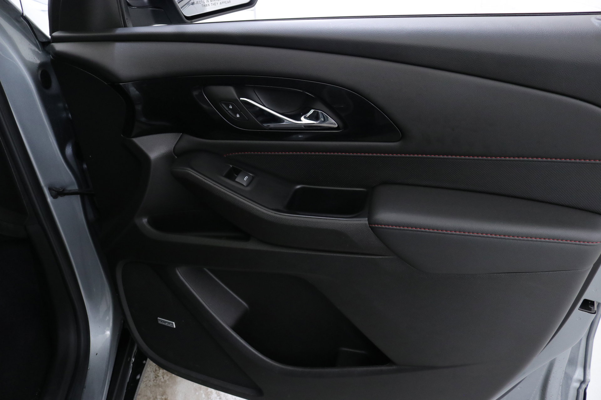 Used 2023 Chevrolet Traverse RS image 33