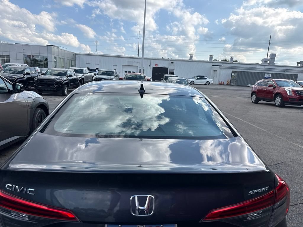 Used 2022 Honda Civic Sport image 4