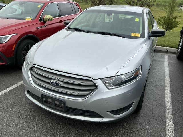 Used 2018 Ford Taurus SE FWD image 2