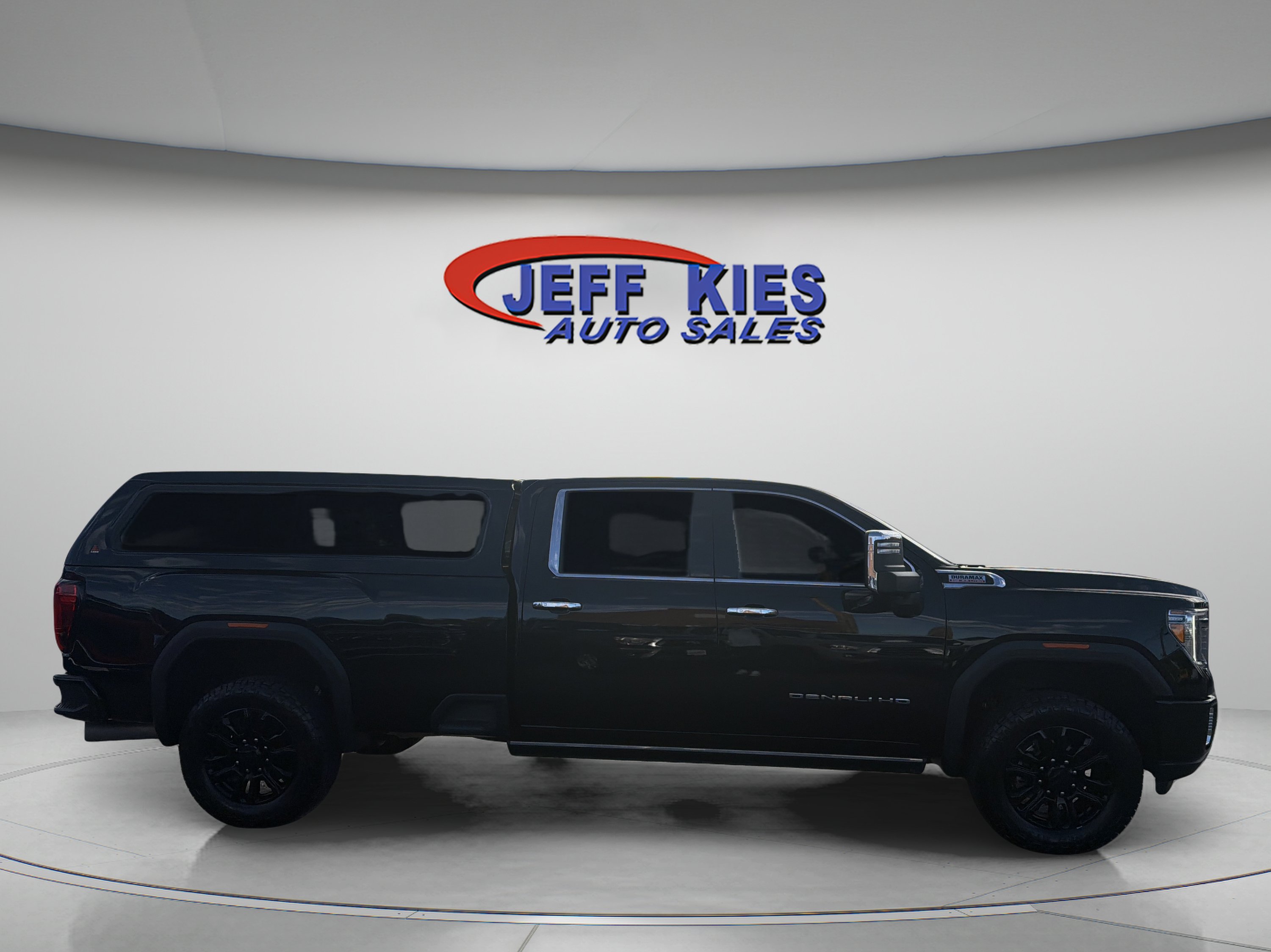Used 2022 GMC Sierra 3500 Denali w/ Denali Black Diamond Edition AWD/4WD image 4