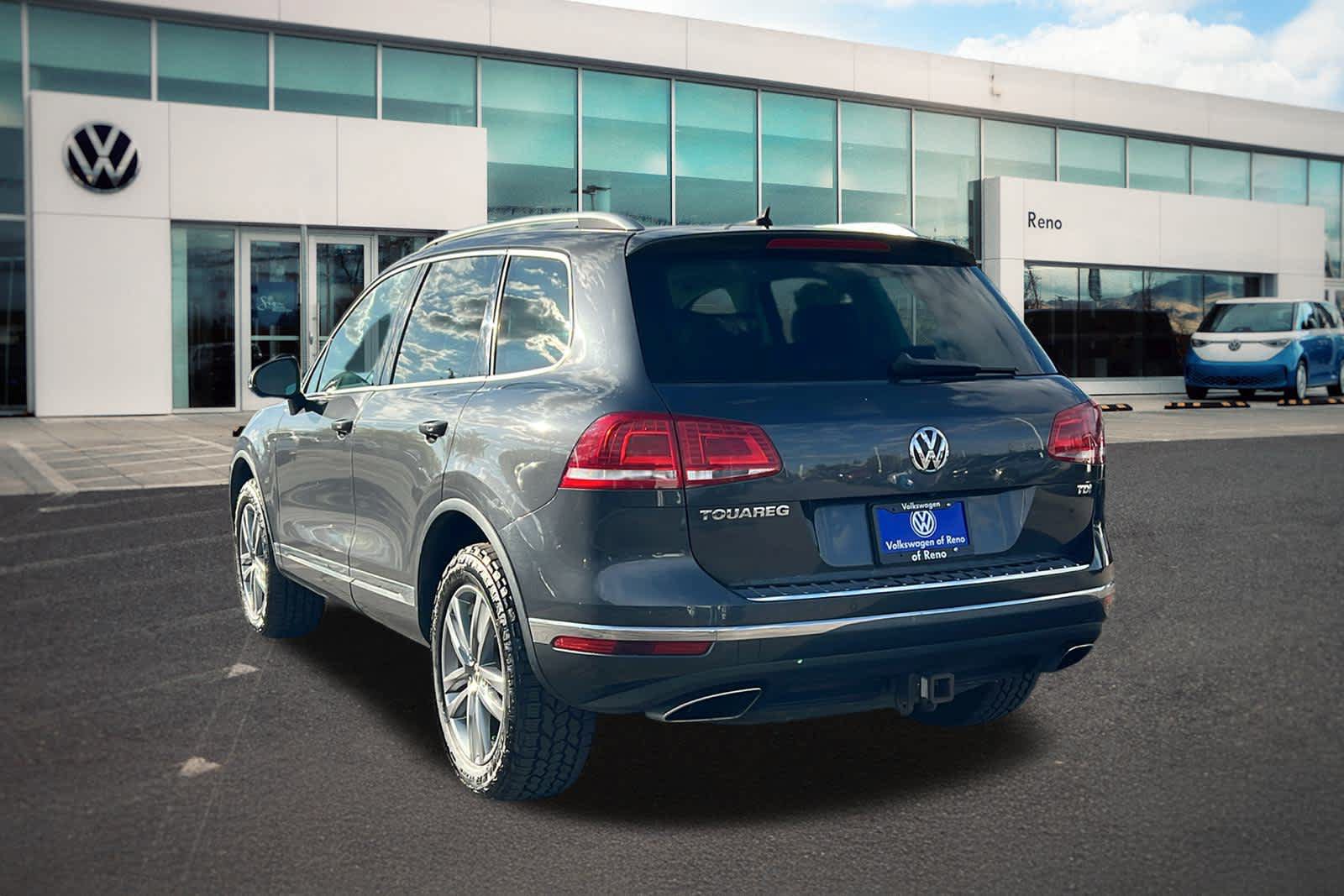 Used 2016 Volkswagen Touareg TDI AWD/4WD image 7