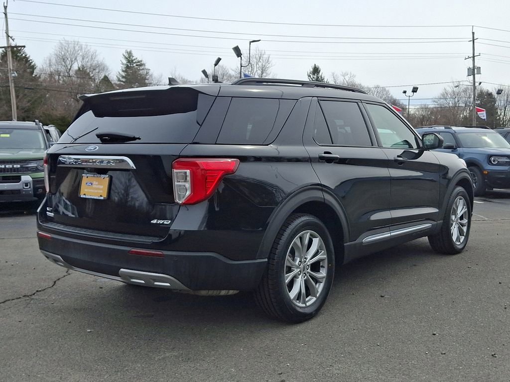 Used 2021 Ford Explorer XLT w/ Equipment Group 202A image 7