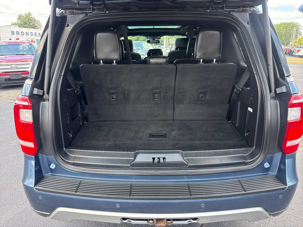 Used 2019 Ford Expedition XLT w/ Equipment Group 202A AWD/4WD image 13