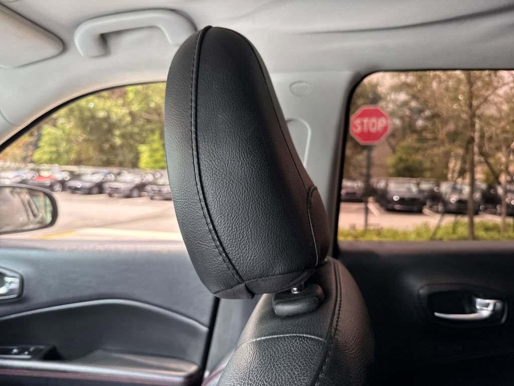 Used 2020 Jeep Compass Trailhawk AWD/4WD image 16