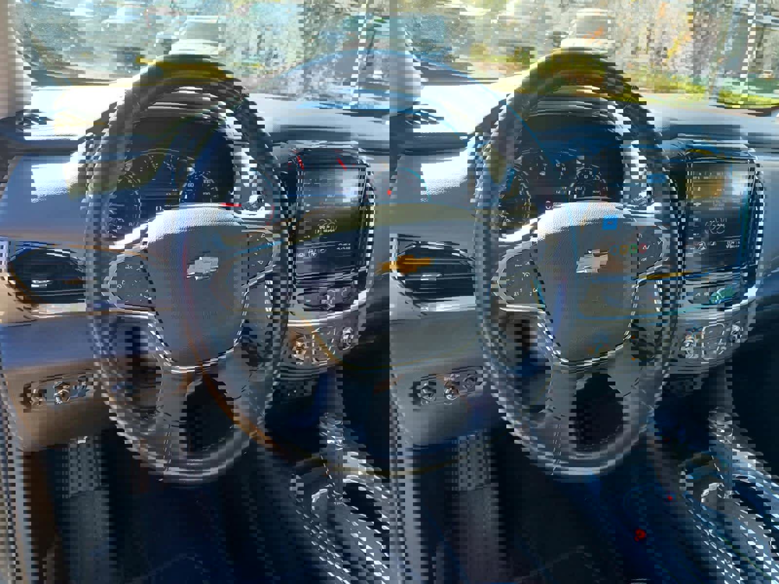 Used 2020 Chevrolet Traverse LT w/ Driver Confidence II Package image 9