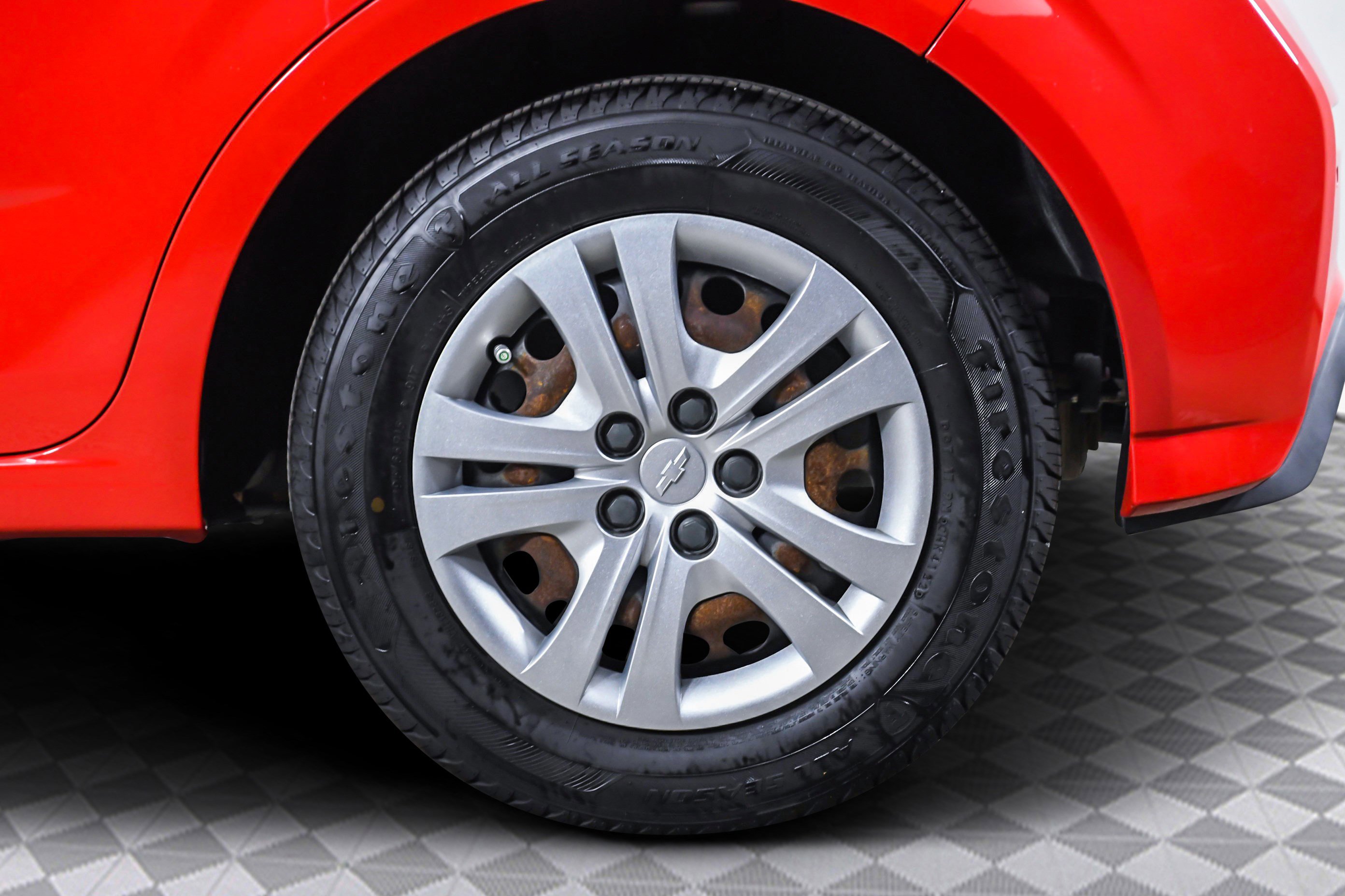 Used 2020 Chevrolet Sonic LT image 30