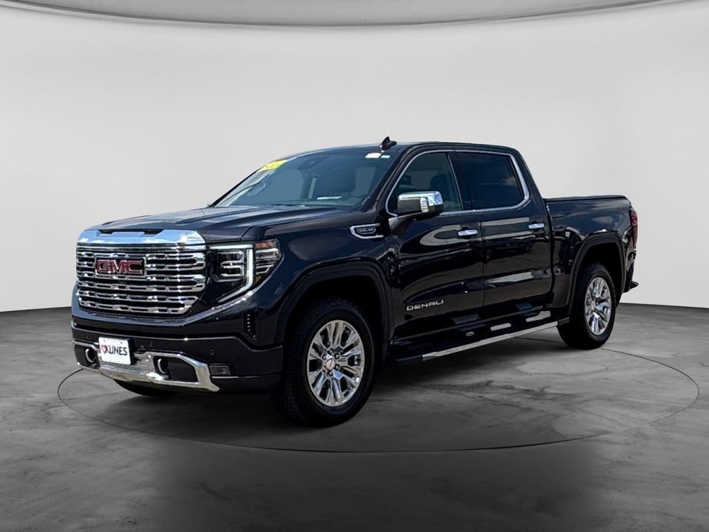 Used 2025 GMC Sierra 1500 Denali w/ Technology Package AWD/4WD image 4