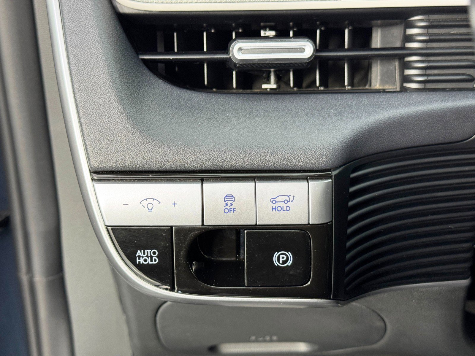 Used 2022 Hyundai Ioniq 5 Limited image 17