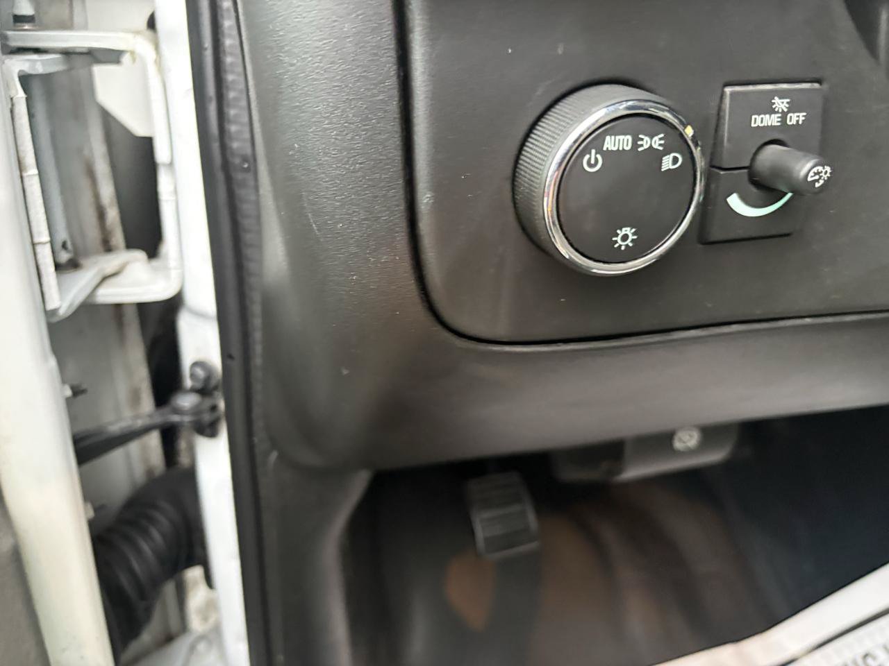 Used 2020 Chevrolet Express 3500 w/ Power Convenience Package RWD image 18