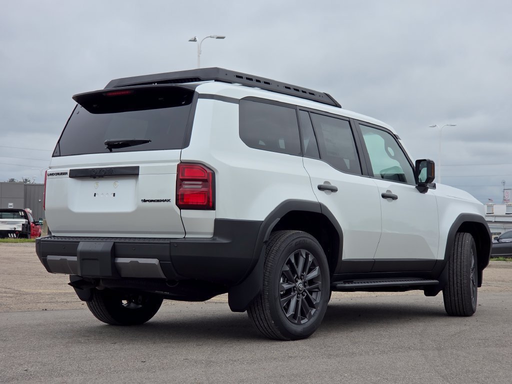 New 2027 Toyota Land Cruiser w/ Premium Package AWD/4WD image 28