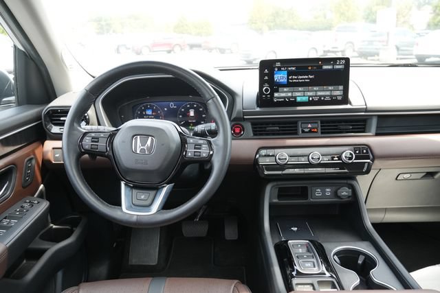Used 2025 Honda Pilot Elite image 19