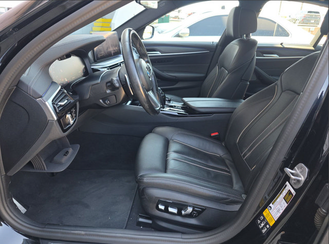 Used 2023 BMW M550i xDrive w/ Executive Package AWD/4WD image 5