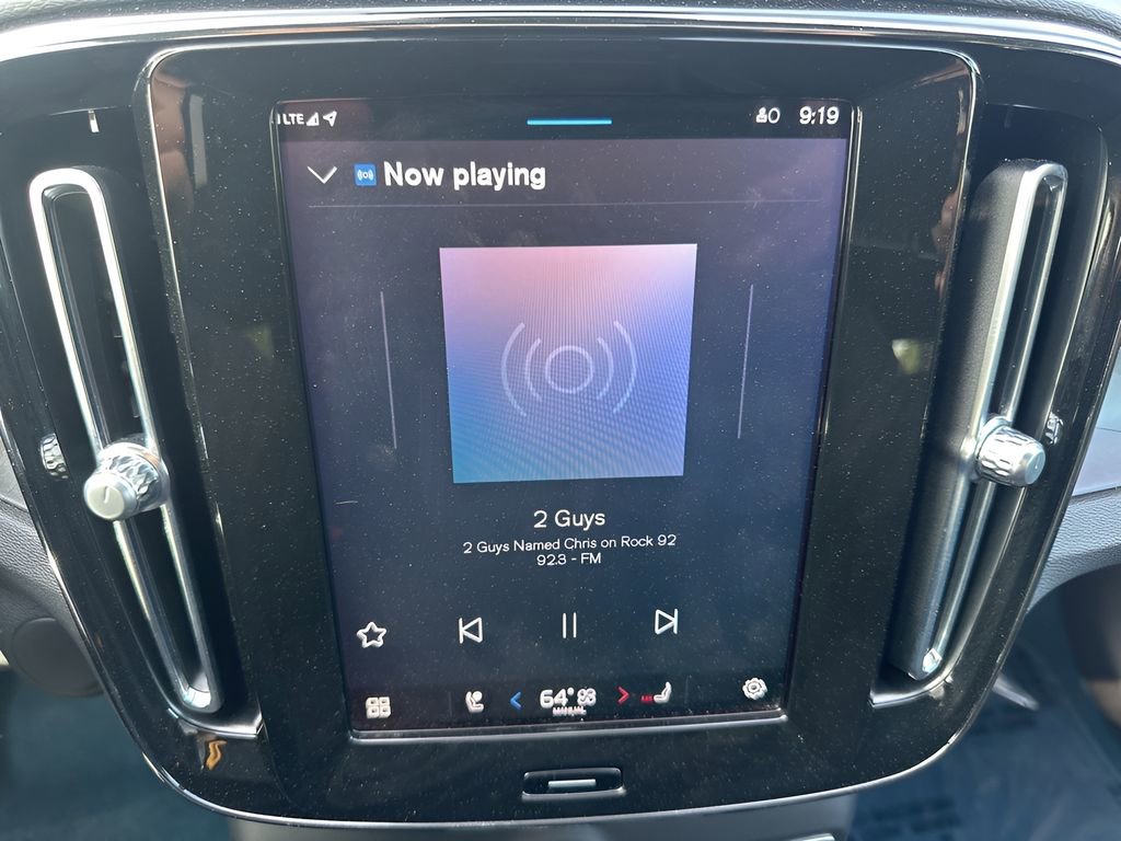 Used 2023 Volvo C40 P8 Recharge Ultimate image 19