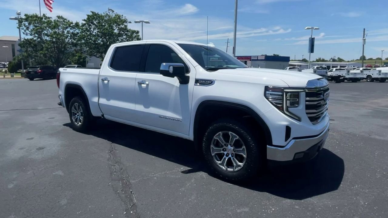 Used 2024 GMC Sierra 1500 SLT AWD/4WD image 2
