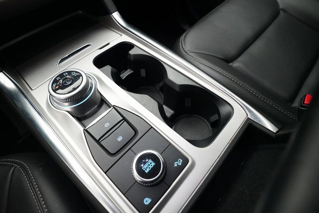 Used 2023 Ford Explorer XLT w/ Equipment Group 202A image 18