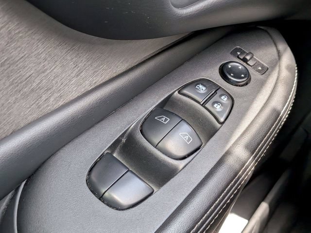 Used 2023 Nissan Murano SV w/ SV Midnight Edition Package FWD image 24