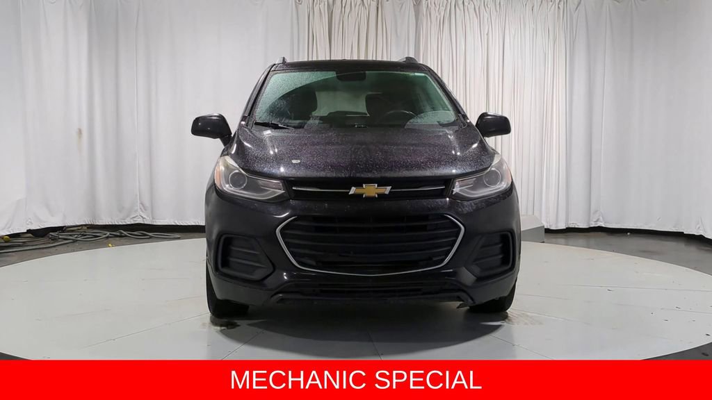 Used 2018 Chevrolet Trax LT w/ LT Convenience Package image 3