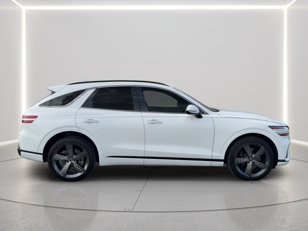 Used 2022 Genesis GV70 3.5T Sport w/ Sport Prestige Package AWD/4WD image 4