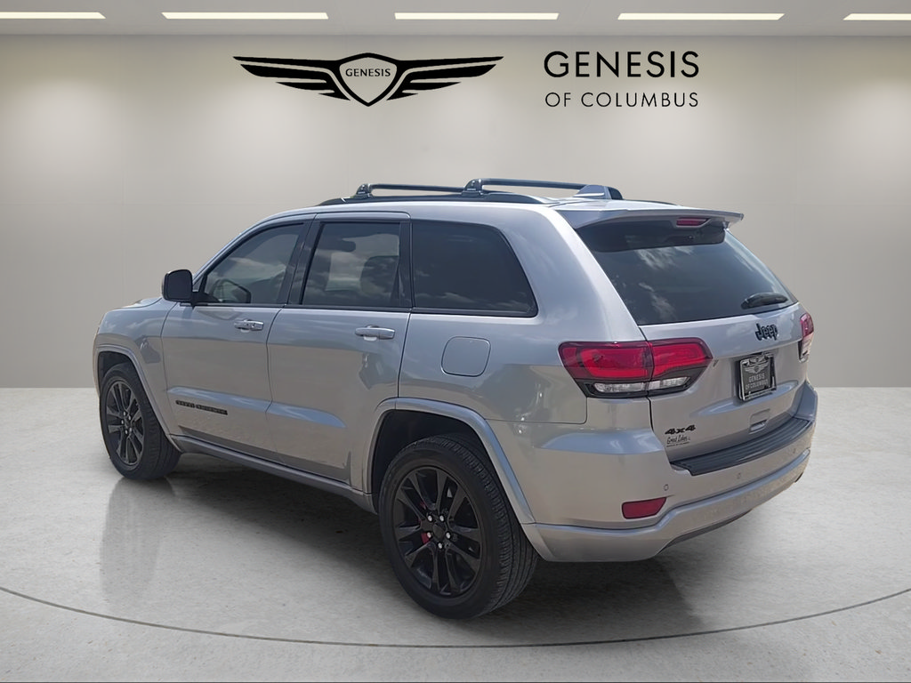 Used 2018 Jeep Grand Cherokee Altitude AWD/4WD image 3