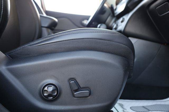 Used 2021 Jeep Cherokee Latitude Lux FWD image 33