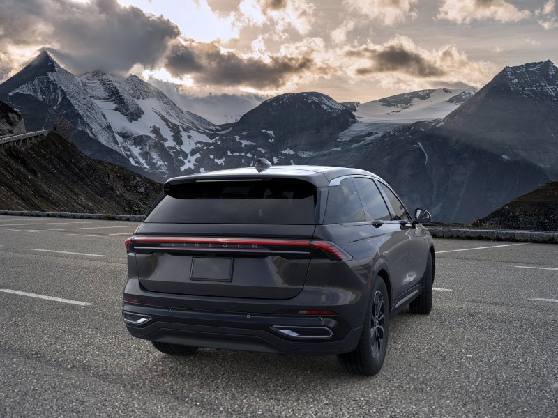 New 2026 Lincoln Nautilus Premier AWD/4WD image 8