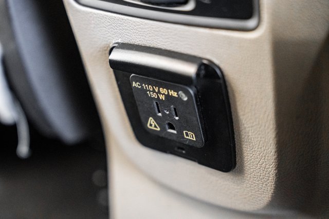 Used 2018 Ford Escape Titanium w/ Ford Safe & Smart Package image 33