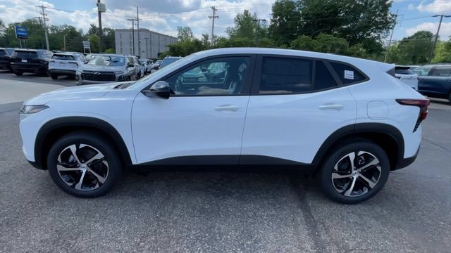 New 2026 Chevrolet Trax RS w/ Driver Confidence Package FWD image 7