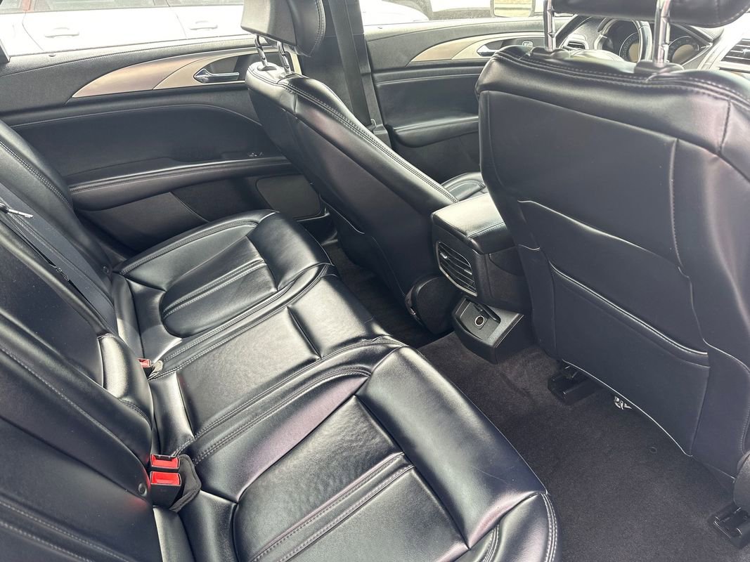 Used 2019 Lincoln MKZ Premiere image 34