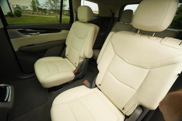 Used 2024 Cadillac XT6 Premium Luxury w/ Technology Package FWD image 27