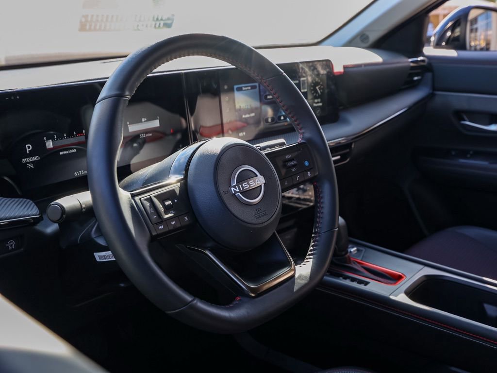 Used 2025 Nissan Kicks SR image 14