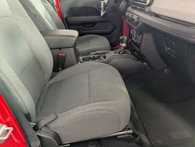 Used 2025 Jeep Wrangler Unlimited Sahara w/ Safety Group image 30