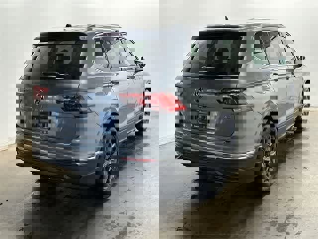 Certified 2022 Volkswagen Tiguan SE w/ Panoramic Sunroof Package image 34