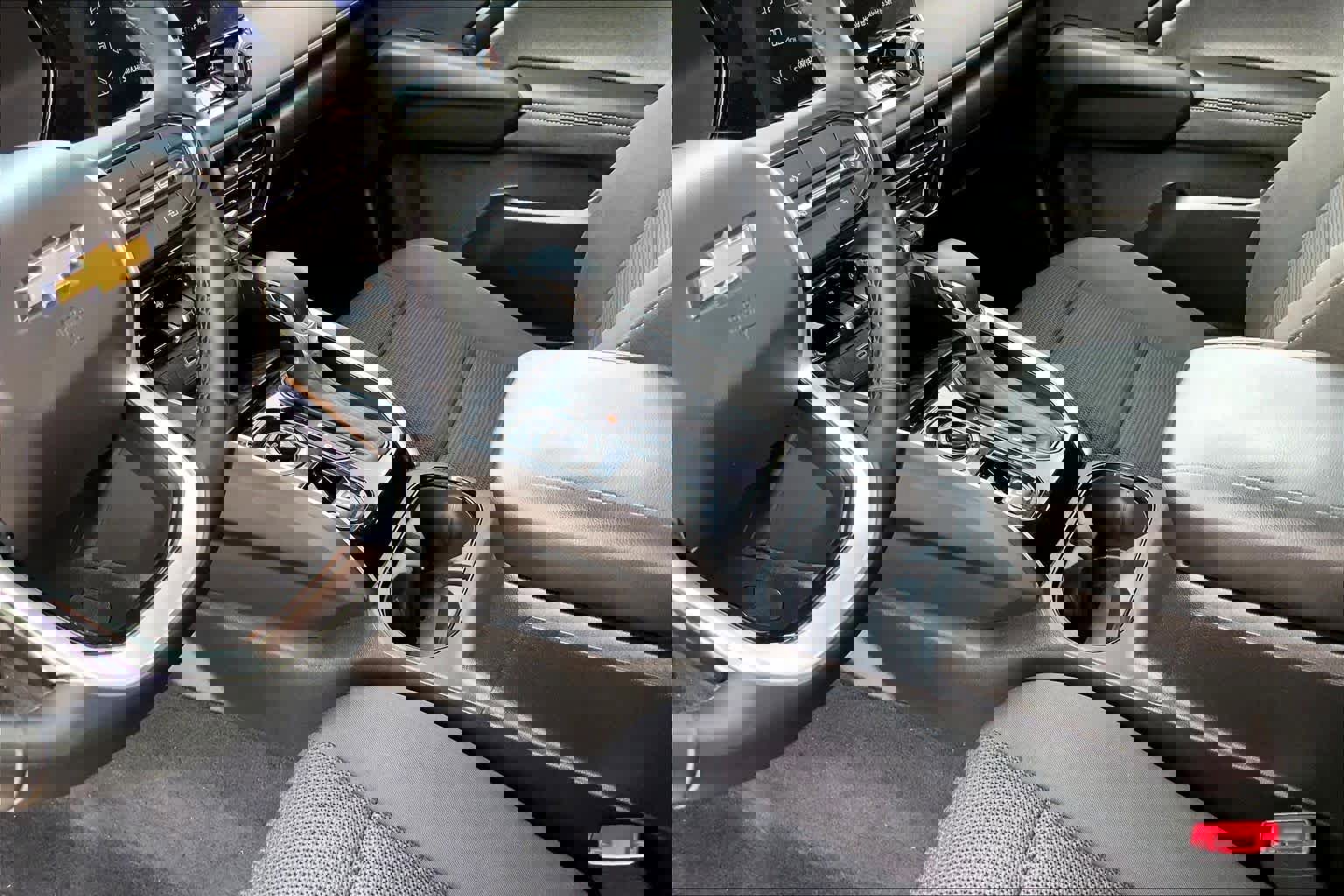 Used 2024 Chevrolet Colorado LT w/ LT Convenience Package image 16