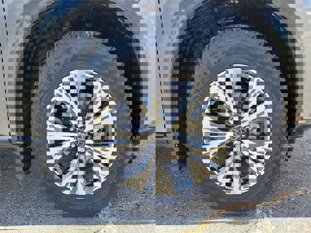 Certified 2023 Nissan Rogue SV w/ SV Premium B Package image 18