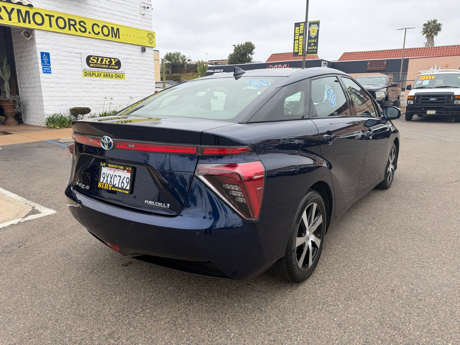 Used 2017 Toyota Mirai FWD image 3